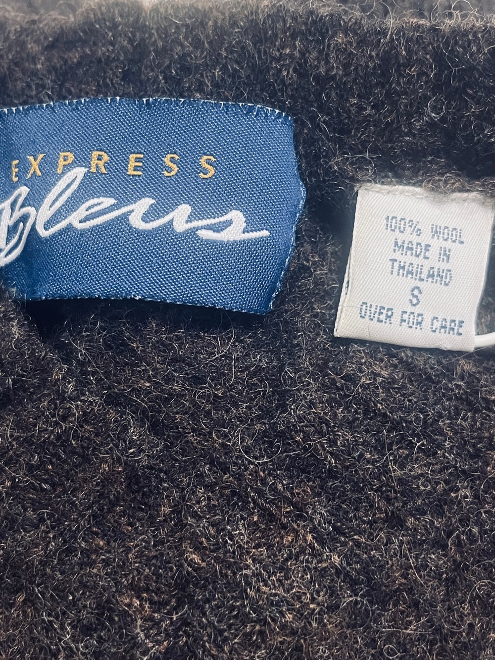 Vintage 90s Express Bleus
100% Wool V-Neck
Sweater Brown Heathered
Small S - Picture 7 of 7